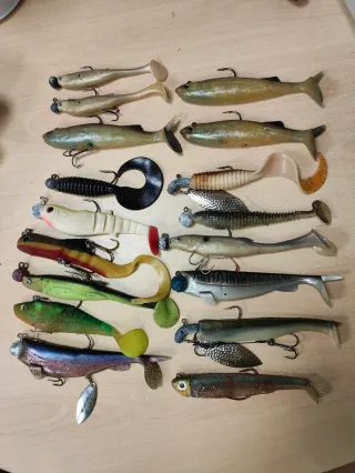 Lote Señuelos Lucio grandes.