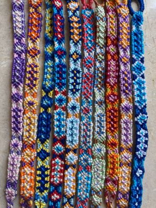 Pulseras hechas a mano de macramé