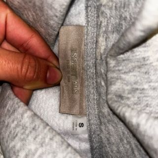 Sudadera Essentials Fear of God Gris