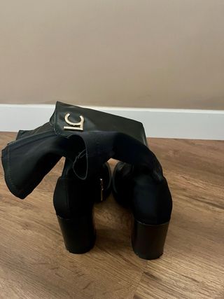 Botines de tacón  marca :Lola Casdemunt
