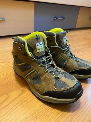 Botas de montaña marrones Talla 45 Marca Tenth