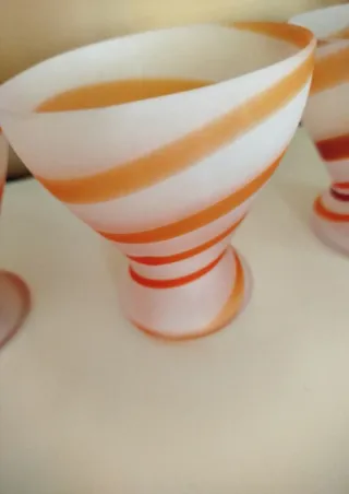 3 copas vintage de vidrio opalino para postre