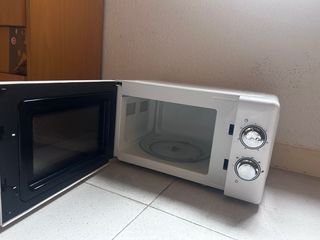 Microondas blanco ARTHOM