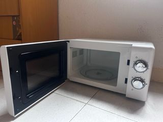 Microondas blanco ARTHOM