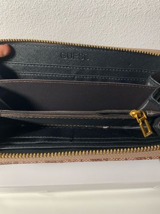 Carteira Guess Castanha com Logo Dourado