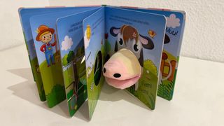 Libro- marioneta Titeremania - La Vaca Blanca