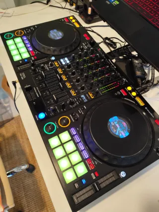 Pioneer DDJ 1000 + Decksaver + Maletín