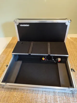 Pioneer DDJ 1000 + Decksaver + Maletín