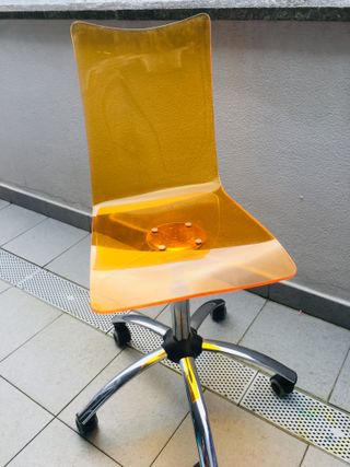 Silla escritorio naranja ruedas