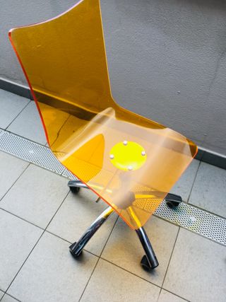 Silla escritorio naranja ruedas