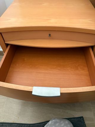 Cabecero y 2 mesitas de noche de madera