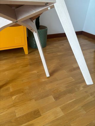 Silla madera y blanca escritorio, cocina, salón...