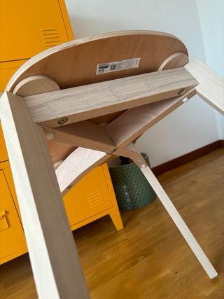 Silla madera y blanca escritorio, cocina, salón...