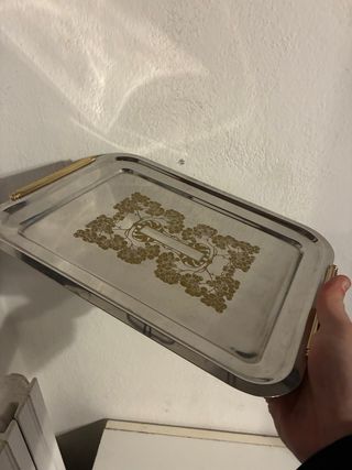 Vassoio Acciaio Inox con Manici Dorati