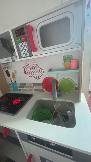Cocina de juguete de madera