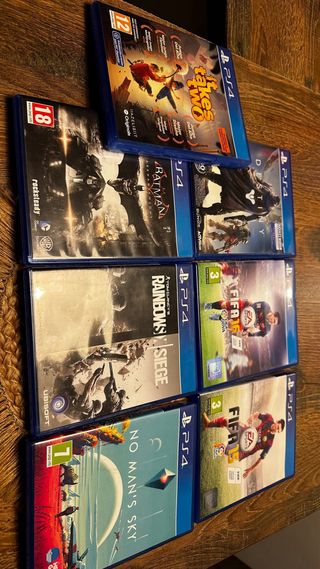 PS4 Pro 1TB + 2 Mandos + 7 Juegos