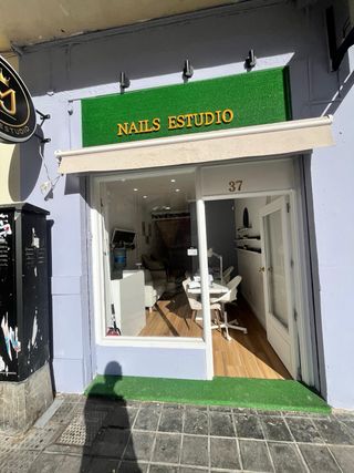 Traspaso salon de belleza Salon de uñas