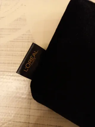 Pochette L'Oréal in velluto nero