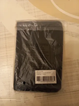 Pochette L'Oréal in velluto nero