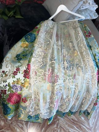 Traje de fallera talla 34 XS morado