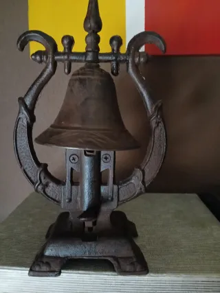 Timbre de mesa antiguo de hierro fundido