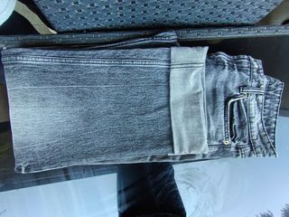 Pantalón vaquero gris Zara