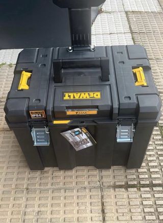 Caja Herramientas DEWALT con Ruedas. NUEVA