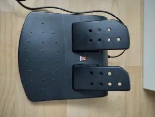 Volante Krom con Pedales