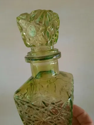 Bottiglia in vetro decorata