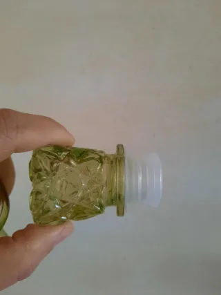 Bottiglia in vetro decorata