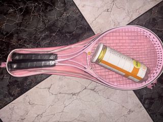 Raqueta de tenis y pelotas Hello Kitty