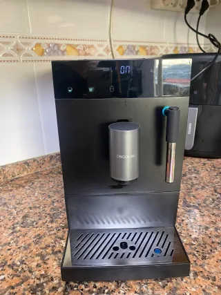 Cafetera Cecotec Negra