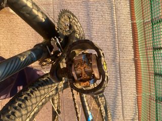 Bicicleta de montaña negra