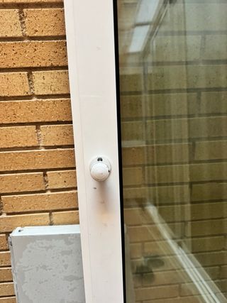 Puerta corredera aluminio blanca