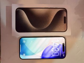 iPhone 15 Pro 256GB color titaneo natural