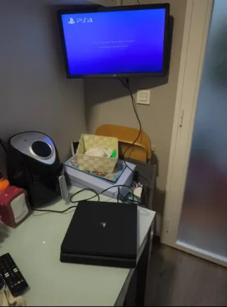 PS4 Slim 1TB + 2 Mandos + 6 Juegos