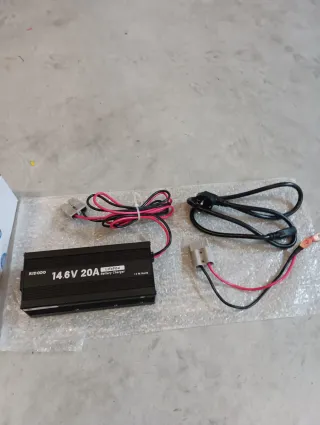 Cargador Redodo 14.6V 20A LiFePO4