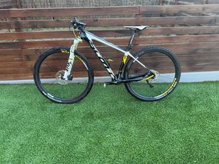 Bicicleta Scott Scale M 29 Carbono