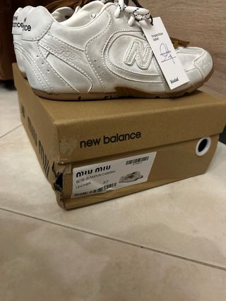 Tênis Miu Miu x New Balance Branco