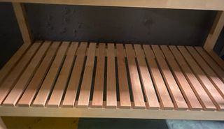 Banco zapatero de madera con estante