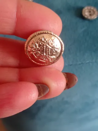 Set bottoni metallo: 6 grandi + 10 piccoli