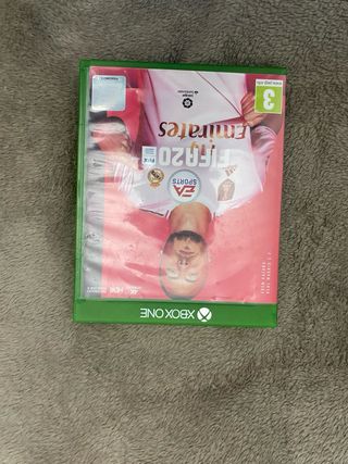 Xbox One S con FIFA 20