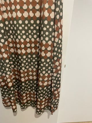 Vestido largo estampado lunares