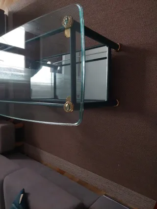 Mesa de centro cristal y metal dorado