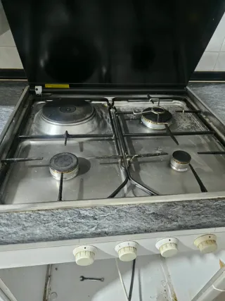 Cocina de gas con vitrocerámica