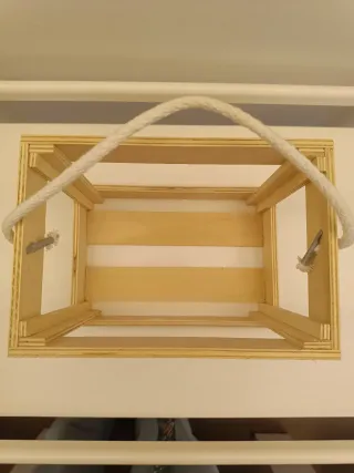 Caja de madera con asa