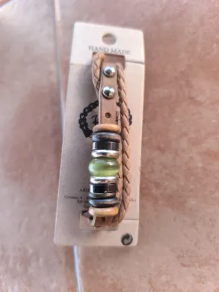 Pulseras de cuero hechas a mano