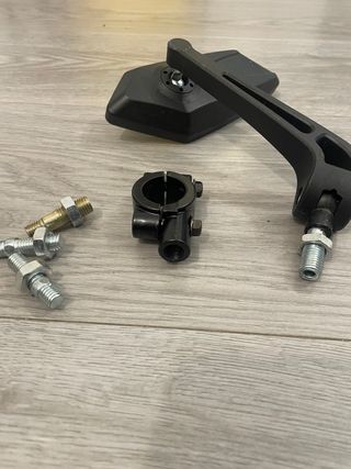 Espejo retrovisor hexagonal con abrazadera