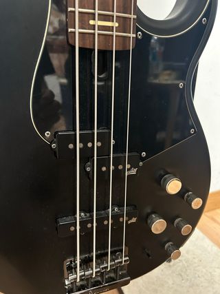 Bajo Yamaha BB734A TMBL