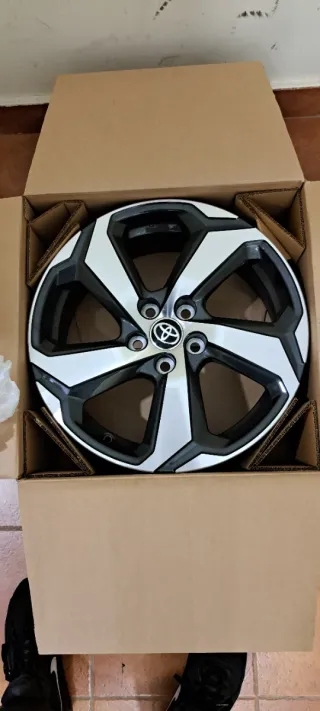 4 Llantas 18" Toyota Rav4 Nuevas